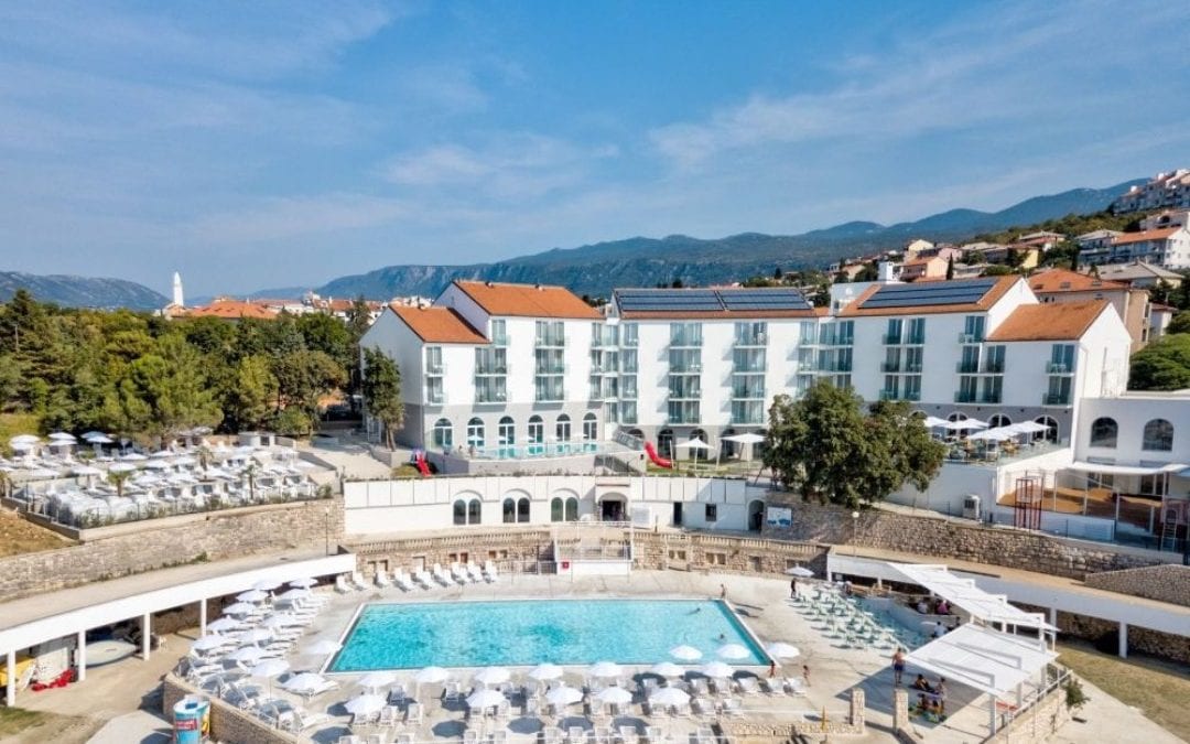 Ljeto u Hrvatskoj: Novi Vinodolski – hotel Lišanj 4*